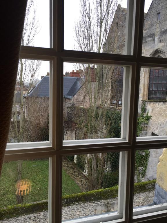 Le Castel Ecossais Panzió Senlis Kültér fotó